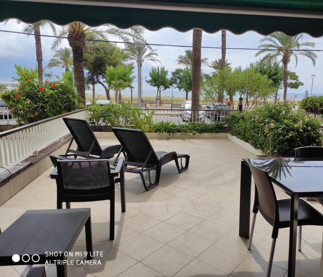 Vilanova-Beach Vilanova i la Geltru Bagian luar foto